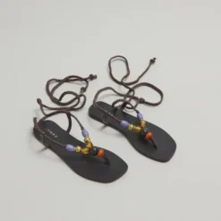 Nu-pieds à lacets