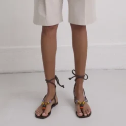 Nu-pieds à lacets
