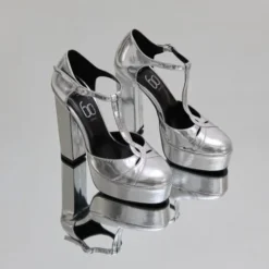 Salomés à talons et plateformes