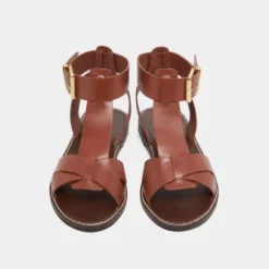 Sandales à boucles et brides