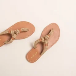 Sandales façon tongs et anneaux