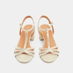 Sandales à talons et bouts ouverts